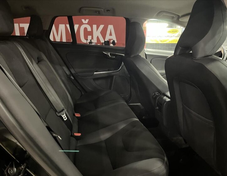 Volvo V60 Kombi 2,0 l 120 kw