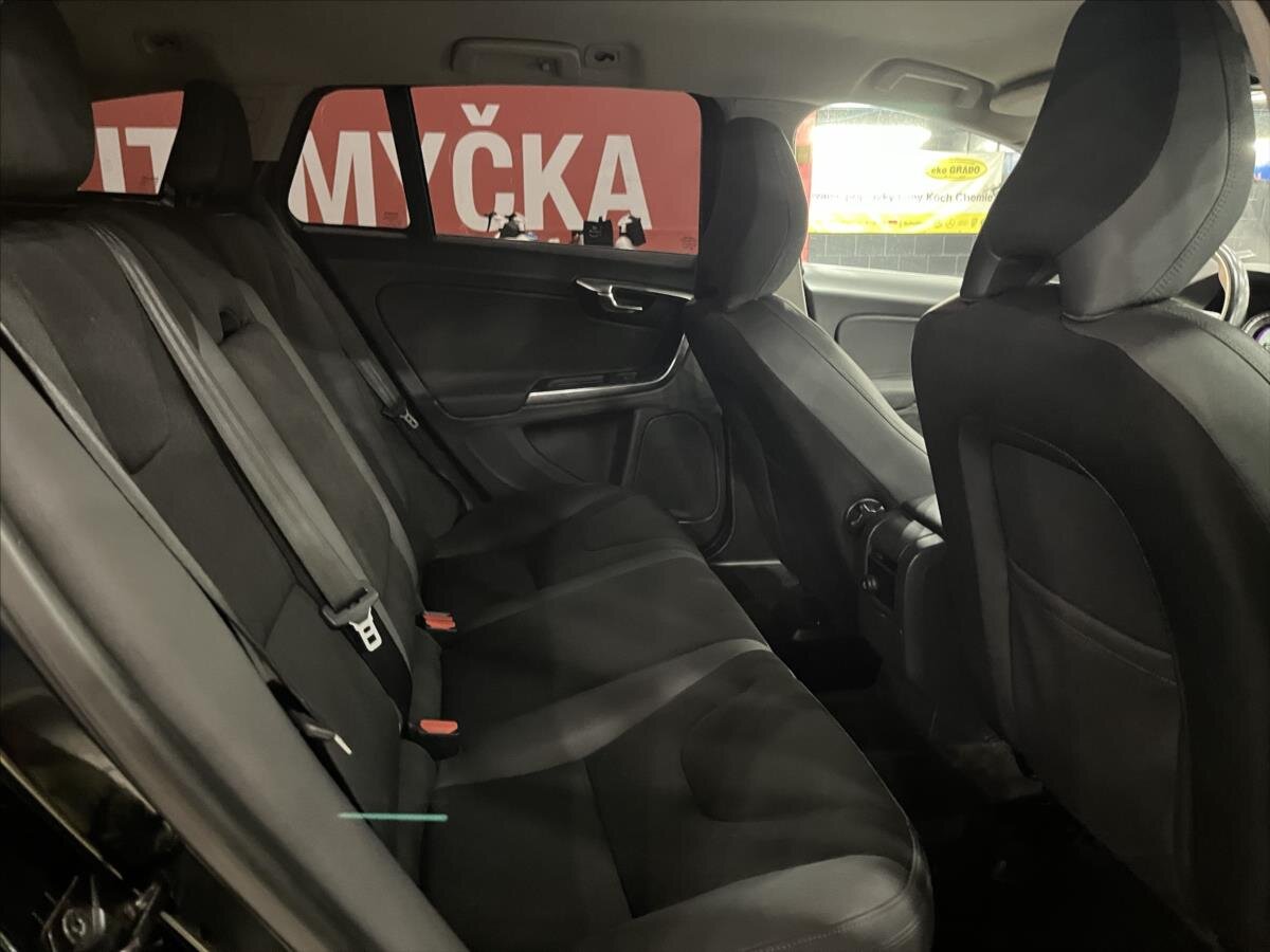 Volvo V60 Kombi 2,0 l 120 kw