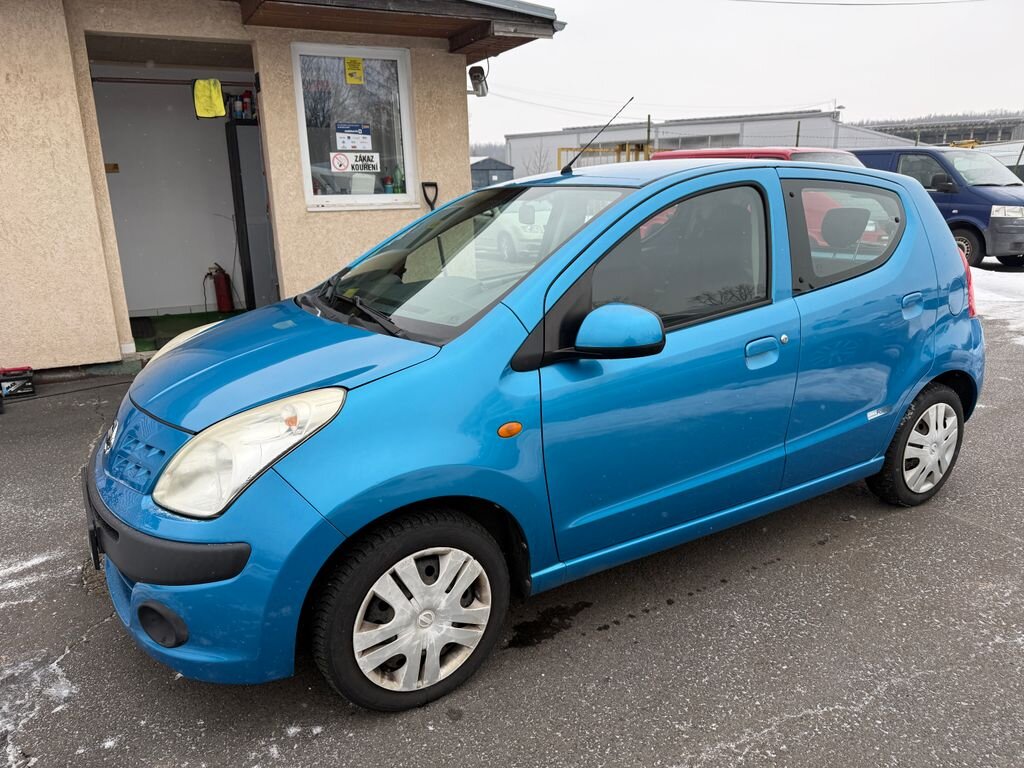Nissan Pixo Hatchback 996,0 50 kw