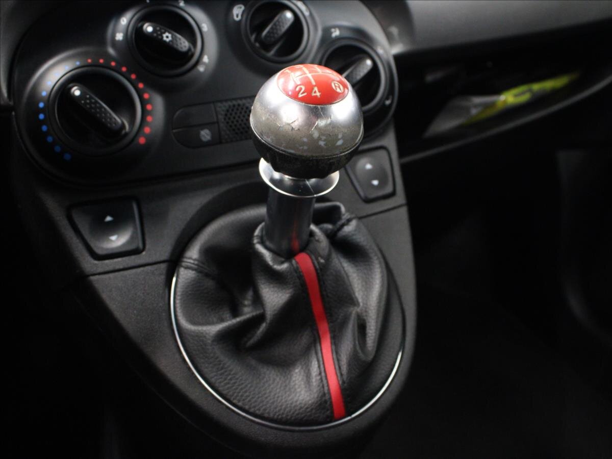 Fiat 500 Hatchback 899,0 63 kw