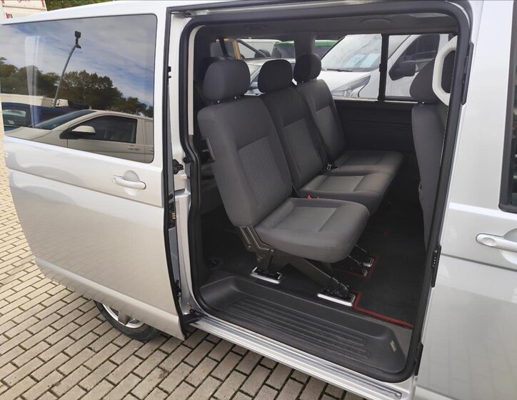 Volkswagen Caravelle 34