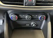 Alfa Romeo Stelvio 40