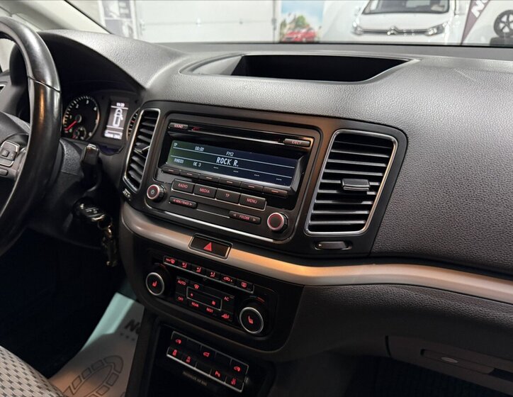 Volkswagen Sharan MPV 2,0 l 103 kw