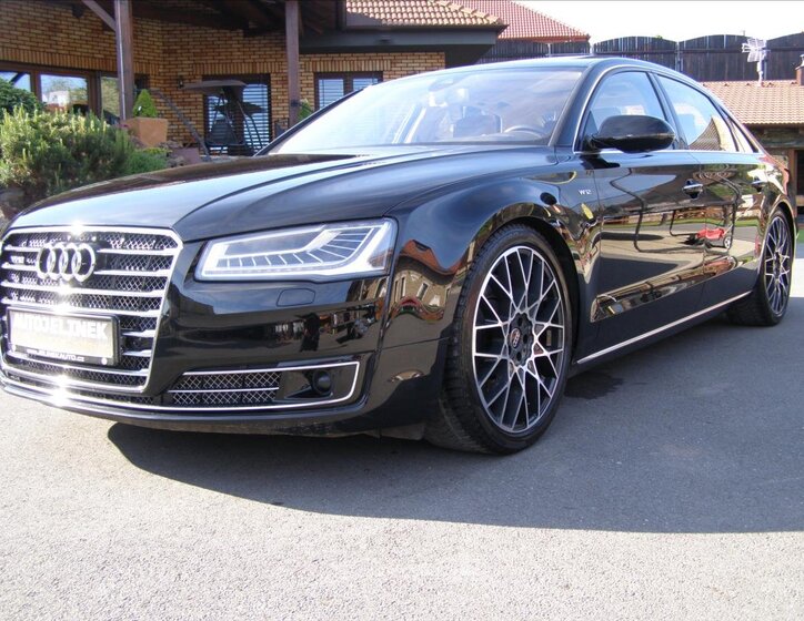 Audi A8 1