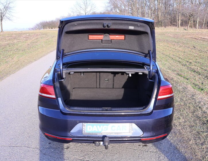 Volkswagen Passat Sedan / Limuzína 1,4 l 110 kw