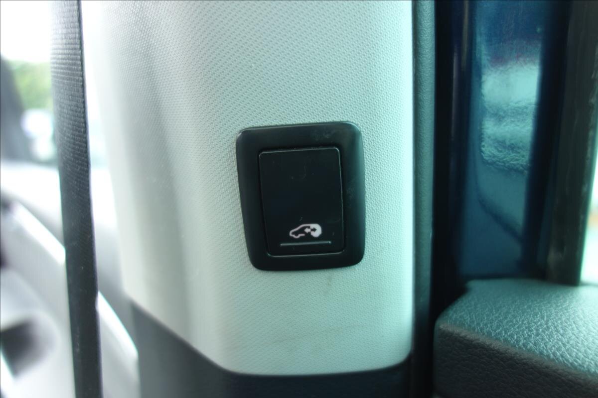 Volkswagen Sharan MPV 2,0 l 100 kw