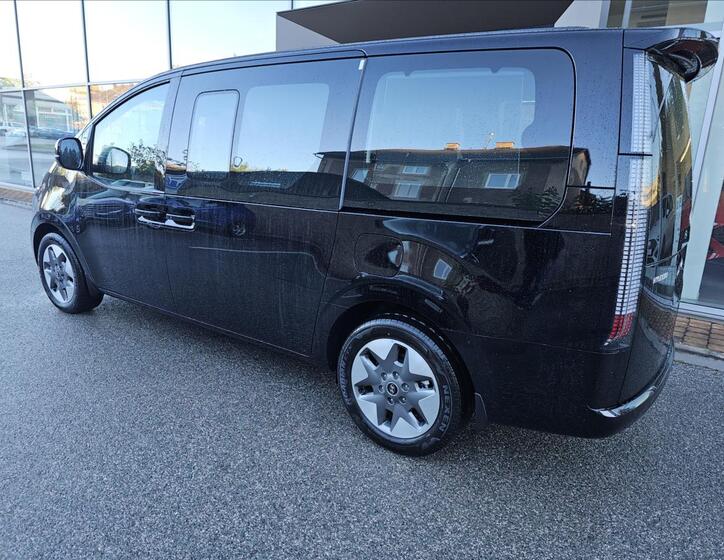 Hyundai Staria 3