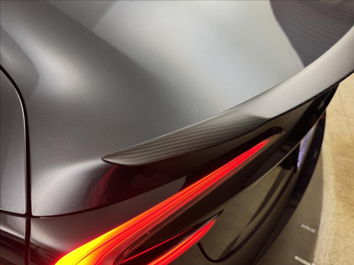 Tesla Model 3 Sedan 0,0 460 kw