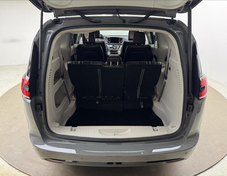 Chrysler Pacifica MPV 3,6 l 214 kw