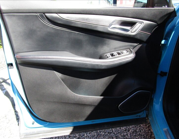 MG HS Hatchback 1,5 l 119 kw