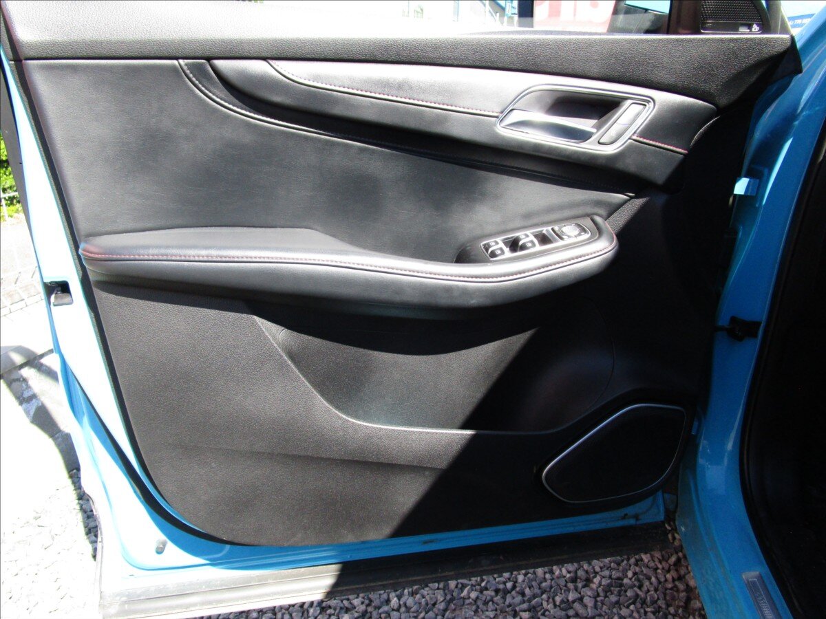 MG HS Hatchback 1,5 l 119 kw