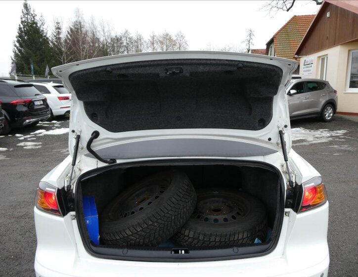 Mitsubishi Lancer 13