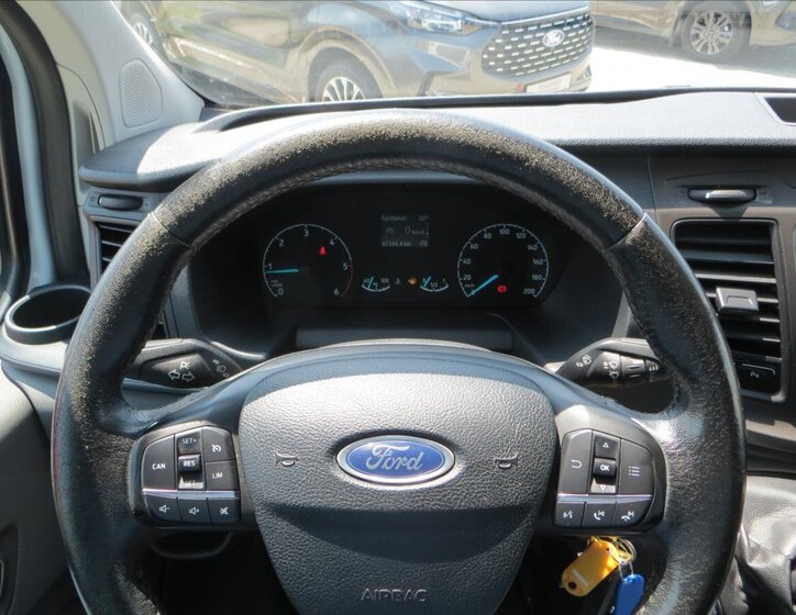 Ford Transit Custom 19