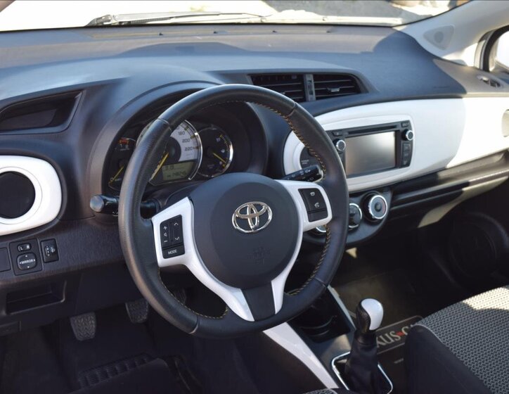 Toyota Yaris Hatchback 998,0 51 kw