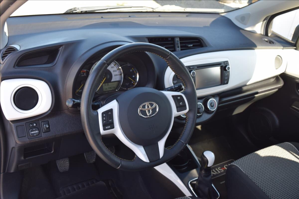 Toyota Yaris Hatchback 998,0 51 kw