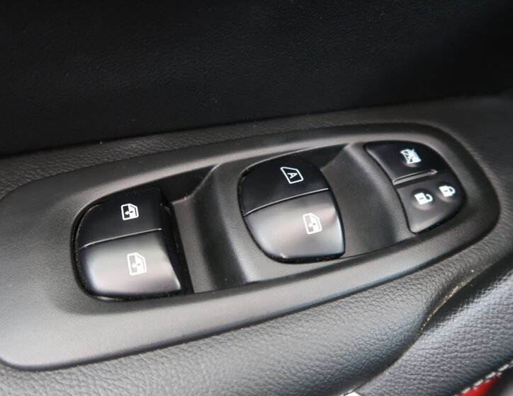 Renault Kadjar SUV / Terénní 1,6 l 96 kw