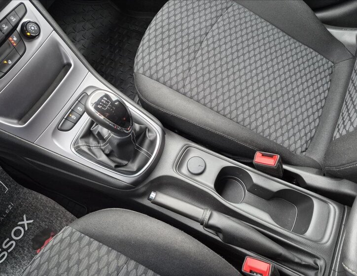 Opel Astra Hatchback 999,0 77 kw