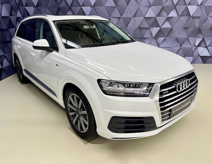 Audi Q7 4