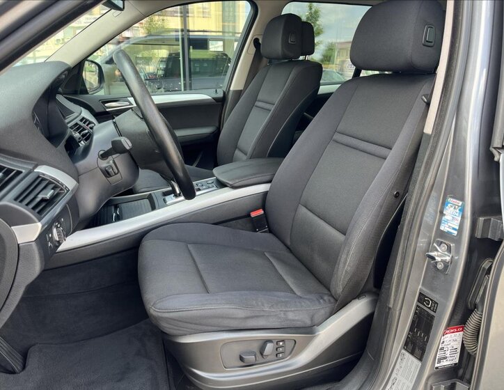 BMW X5 SUV / Terénní 3,0 l 200 kw