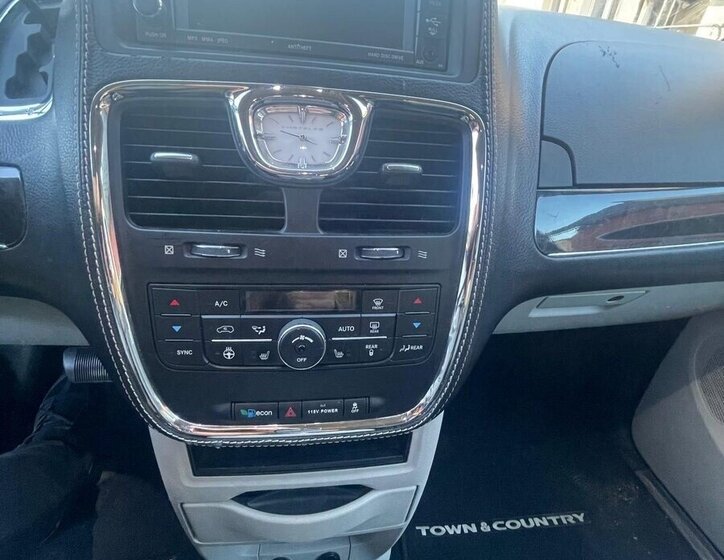 Chrysler Town & Country MPV 3,6 l 208 kw