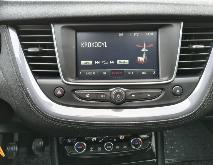 Opel Grandland SUV / Terénní 1,2 l 96 kw