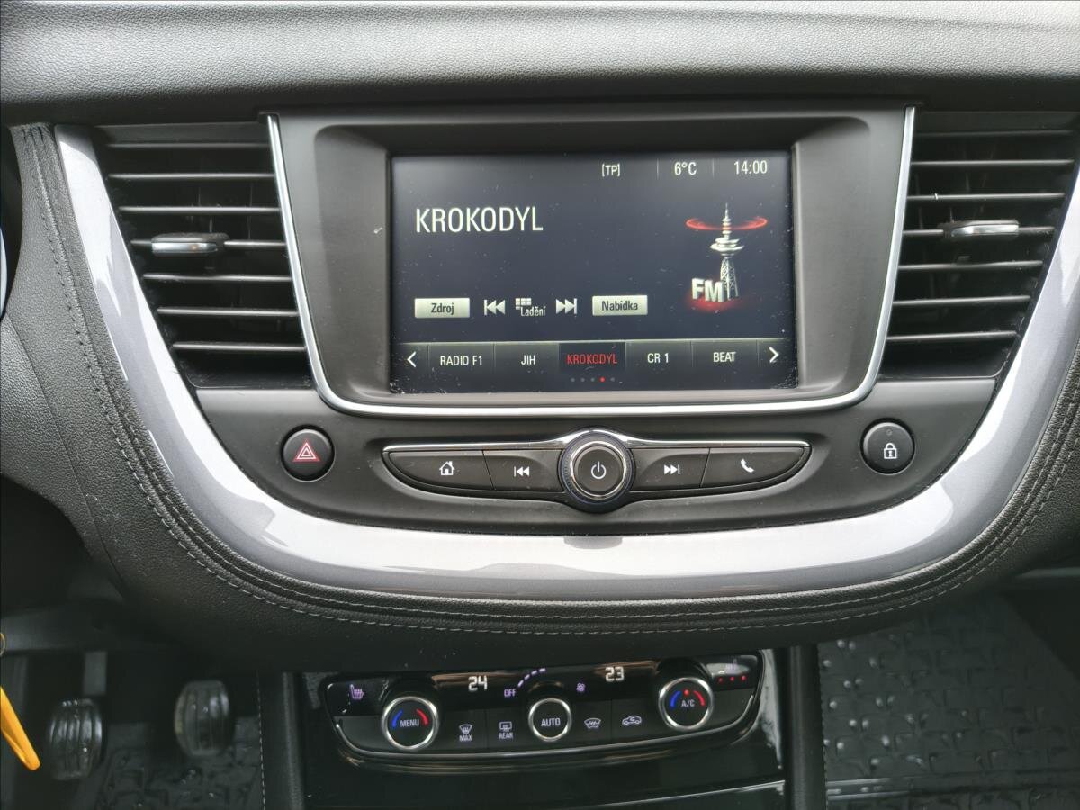 Opel Grandland SUV / Terénní 1,2 l 96 kw