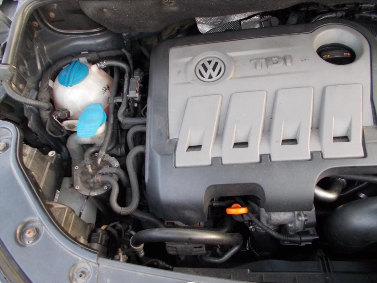 Volkswagen Touran MPV 1,6 l 77 kw