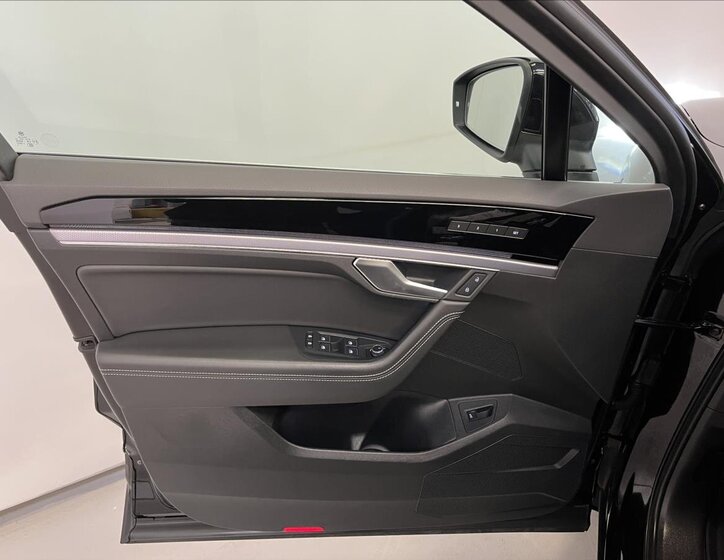 Volkswagen Touareg SUV / Terénní 3,0 l 210 kw