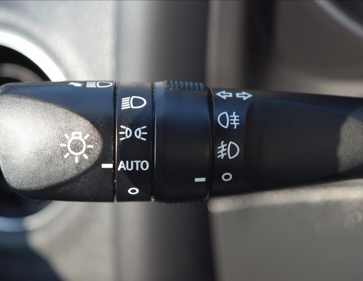 Toyota Auris Kombi 1,2 l 85 kw