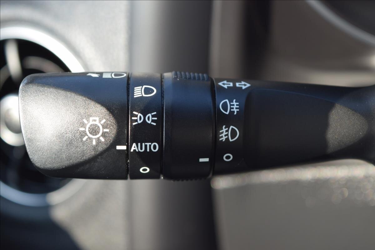 Toyota Auris Kombi 1,2 l 85 kw