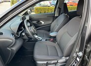 Toyota Yaris Cross 13