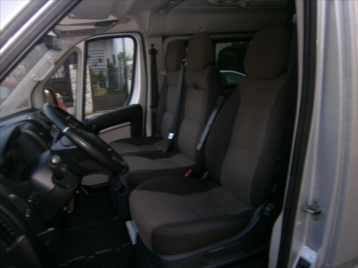 Peugeot Boxer Kombi 2,2 l 96 kw