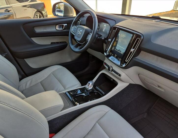 Volvo XC40 13