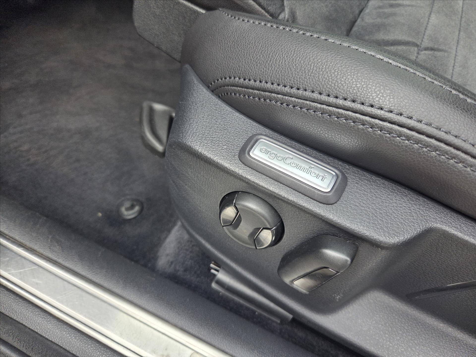 Volkswagen Passat Sedan / Limuzína 2,0 l 110 kw