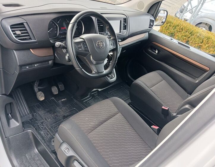 Toyota ProAce Verso 9