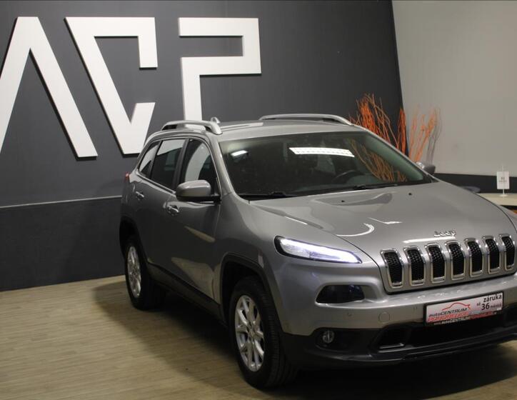 Jeep Cherokee 4