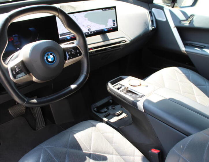 BMW iX 4