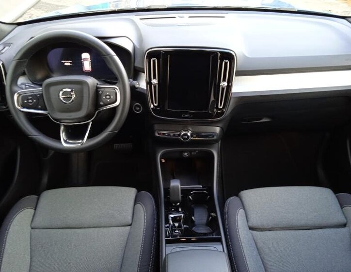 Volvo XC40 SUV 2,0 l 120 kw