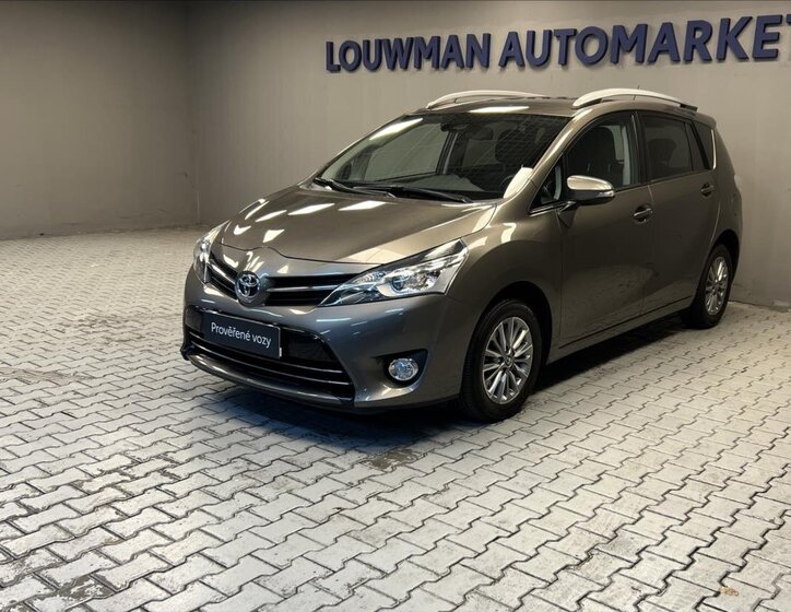 Toyota Verso 1