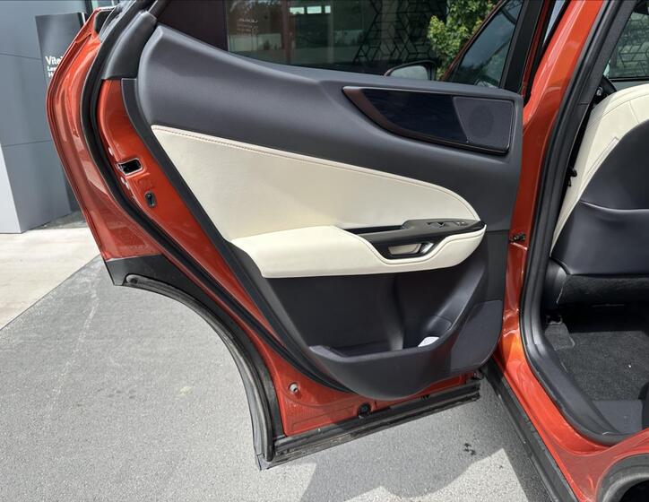 Lexus NX 450h plus 15