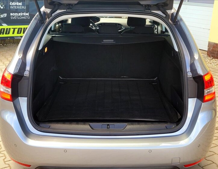 Peugeot 308 Kombi 1,2 l 96 kw