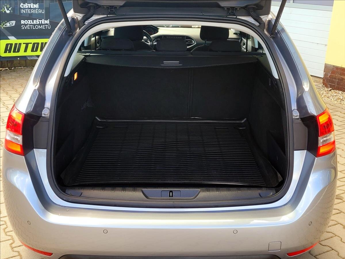 Peugeot 308 Kombi 1,2 l 96 kw