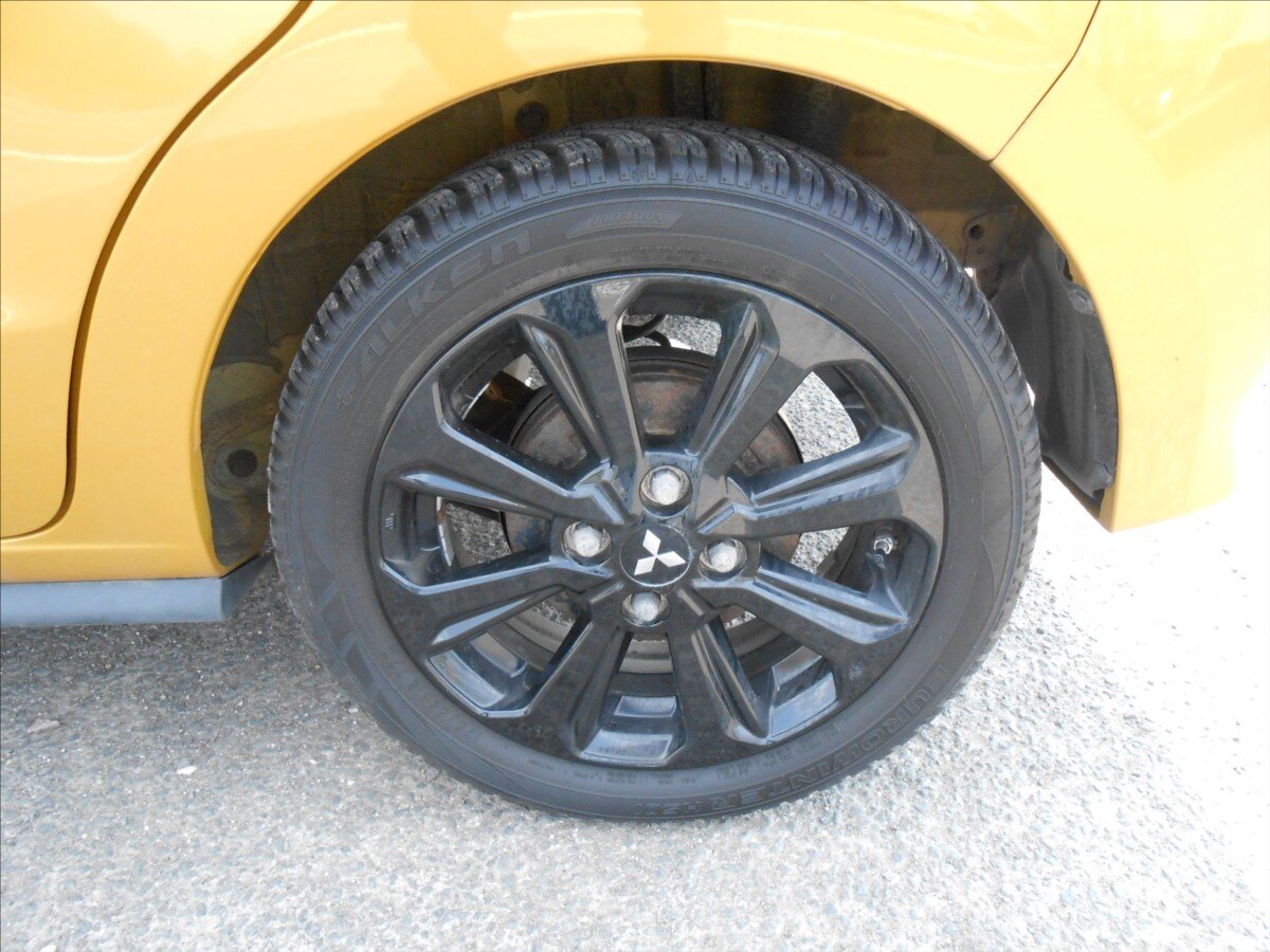 Mitsubishi Space Hatchback 1,2 l 59 kw