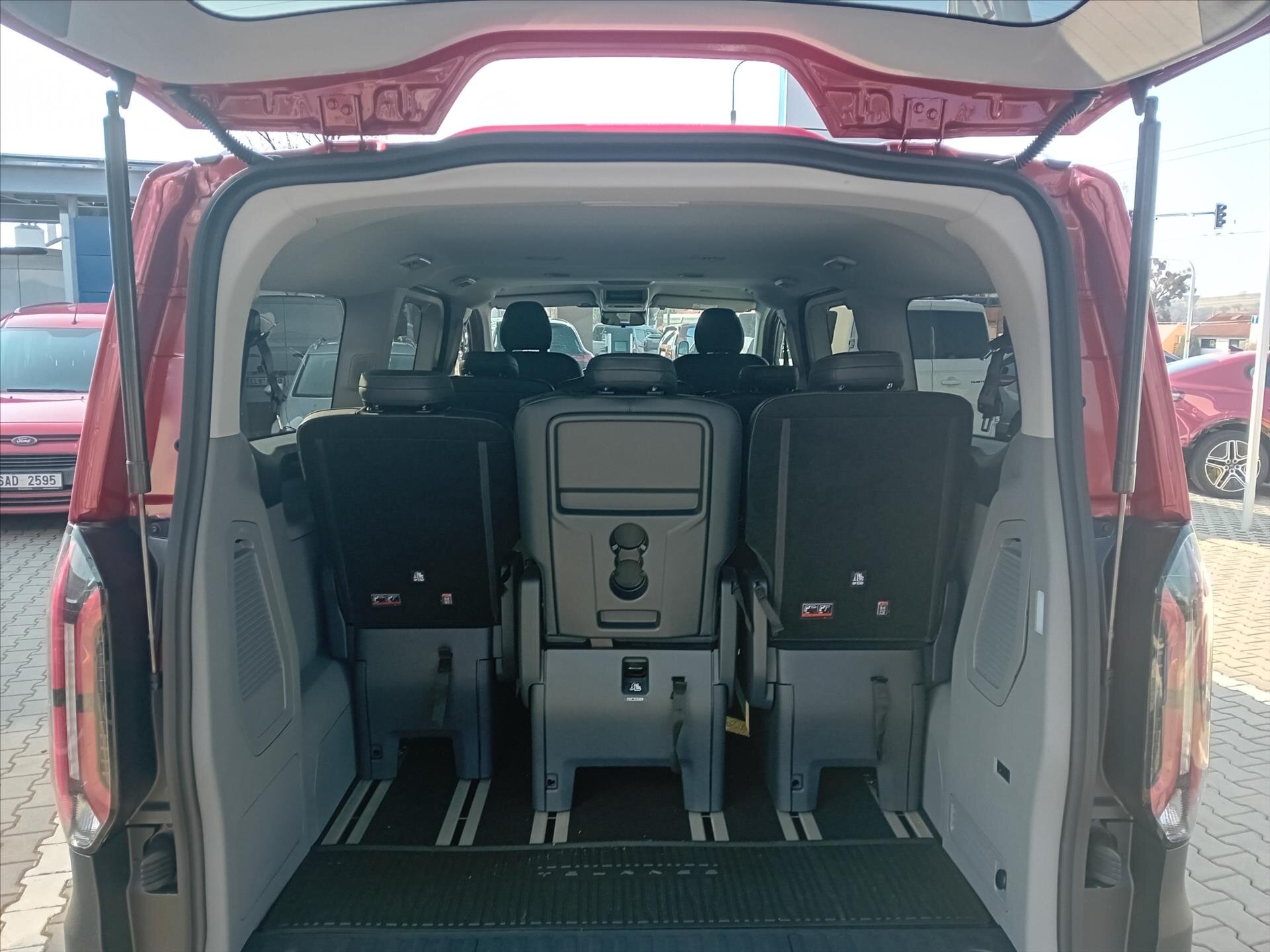 Ford Tourneo Custom Kombi 2,0 l 125 kw