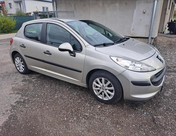 Peugeot 207 8
