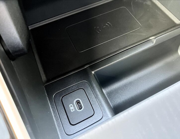 Land Rover Range Rover Velar SUV / Terénní 2,0 l 150 kw