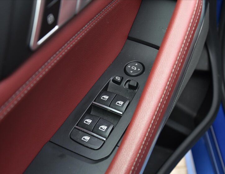 BMW X6 SUV / Terénní 4,4 l 390 kw