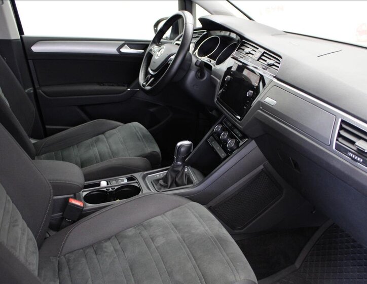 Volkswagen Touran Kombi 1,5 l 110 kw