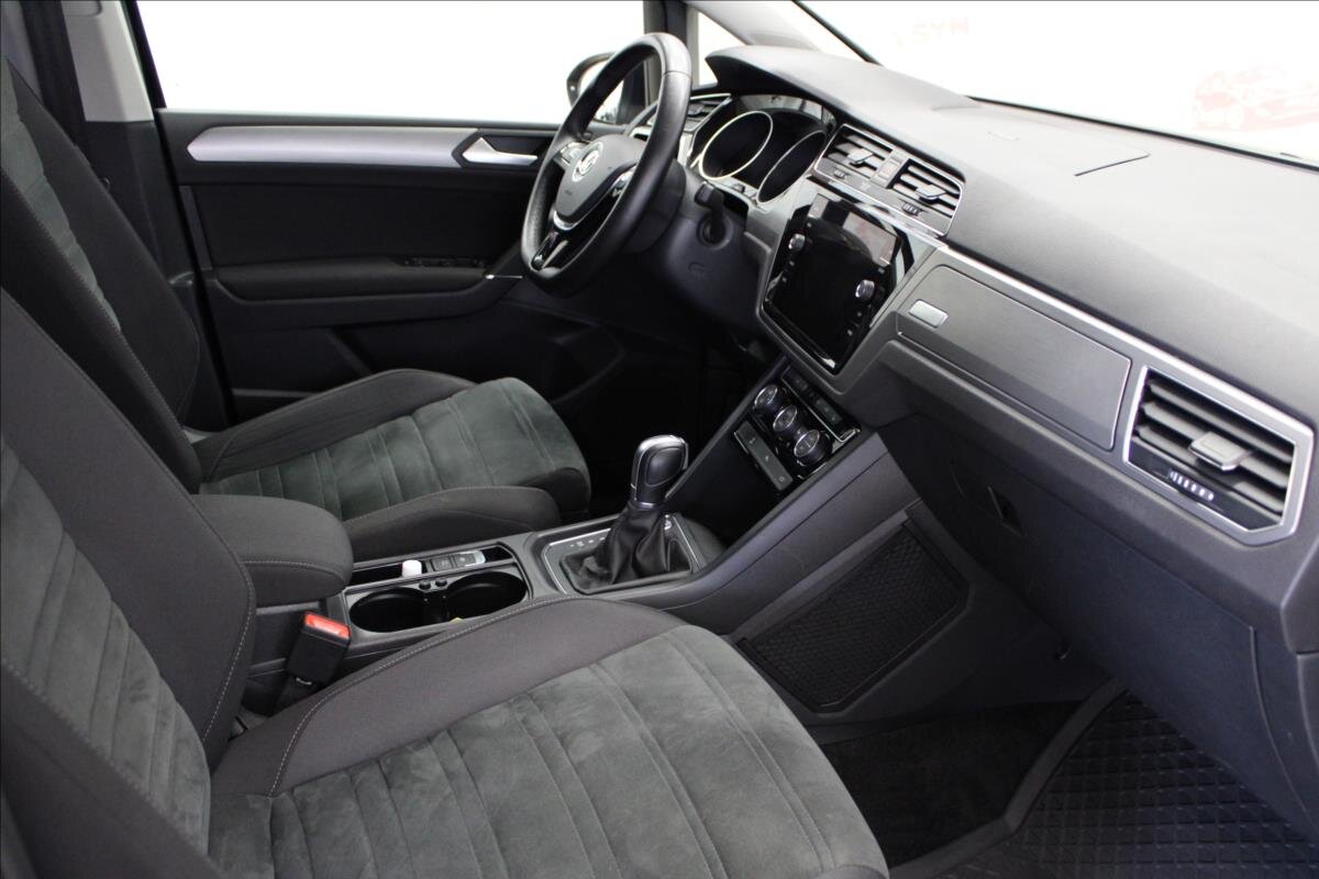 Volkswagen Touran Kombi 1,5 l 110 kw