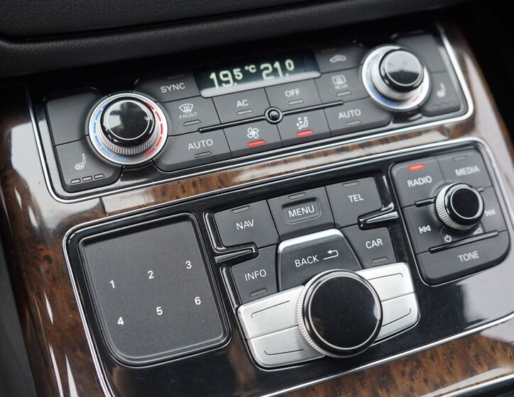 Audi A8 Sedan / Limuzína 3,0 l 213 kw